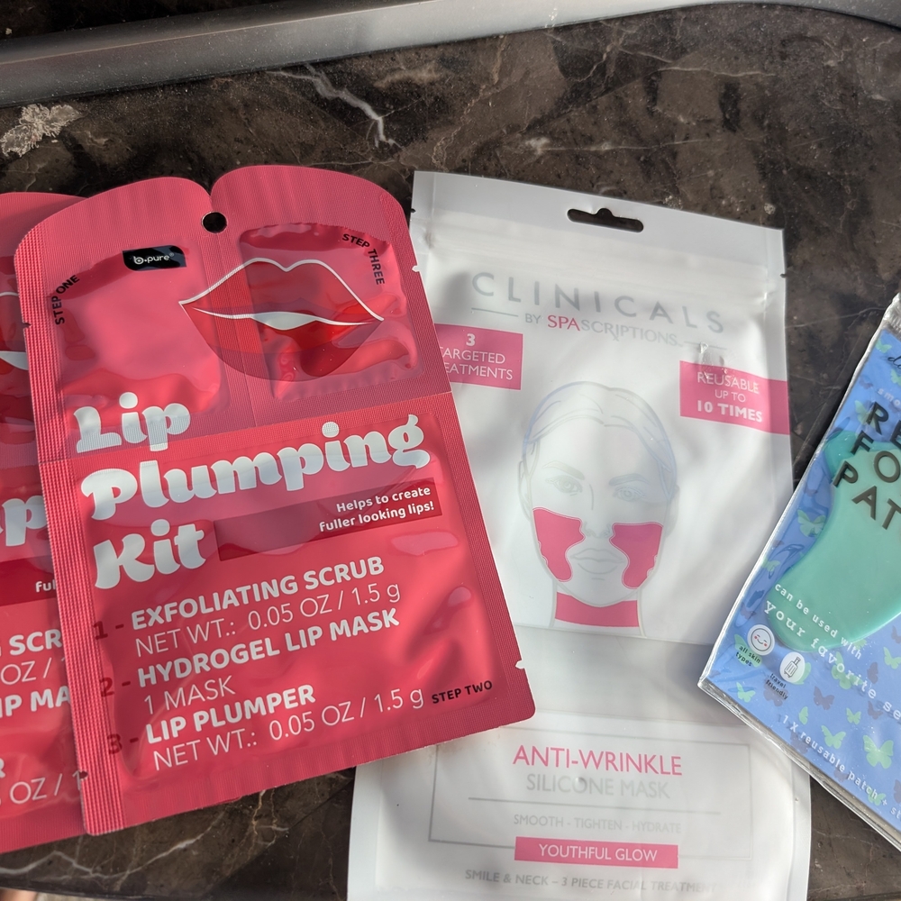 New! Lip Plumping Kit and Anti-Wrinkle Mask Set